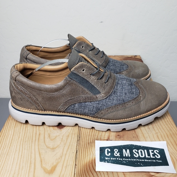 skechers wingtip